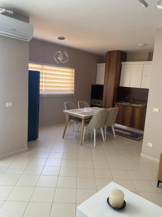Hoara Holidays Apartment'S Durres Bagian luar foto
