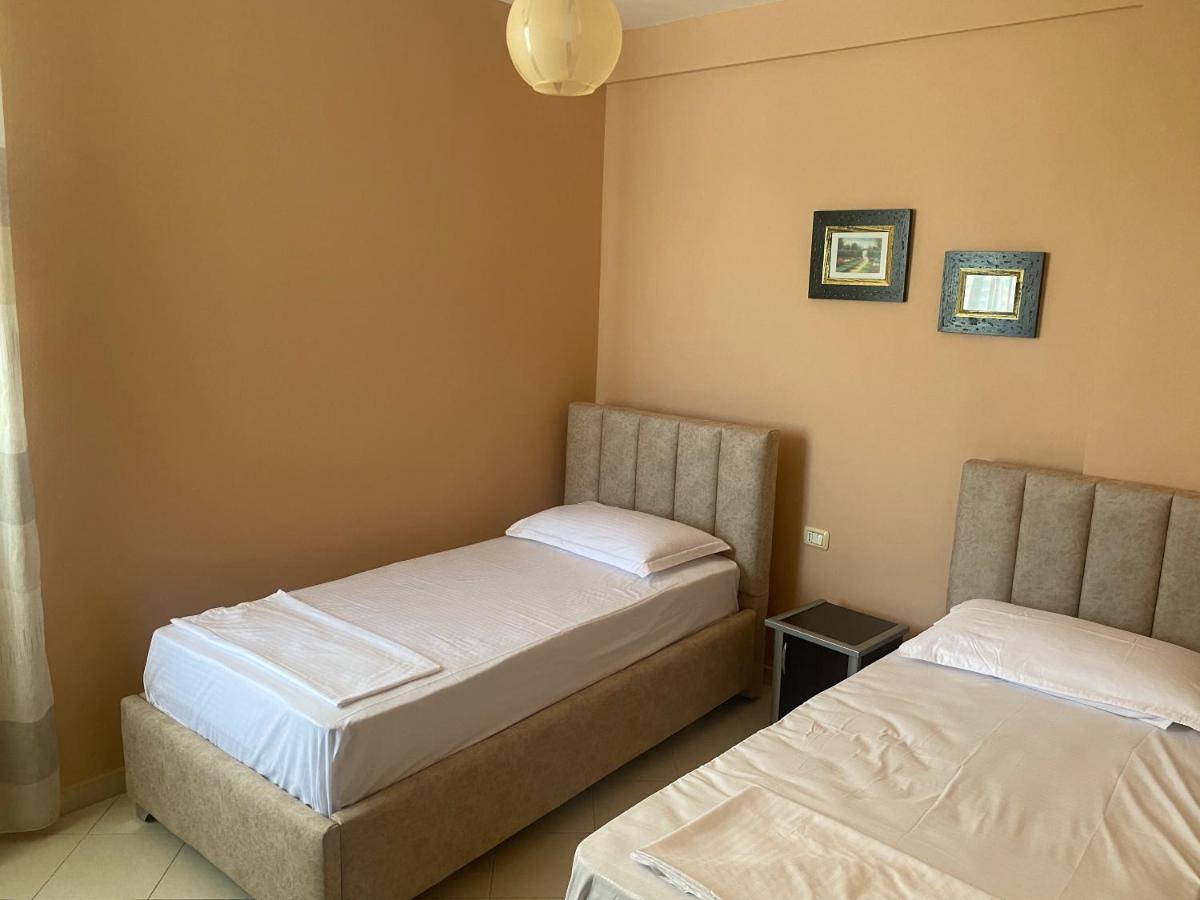 Hoara Holidays Apartment'S Durres Bagian luar foto